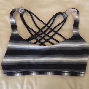 Lululemon sports bra size 6